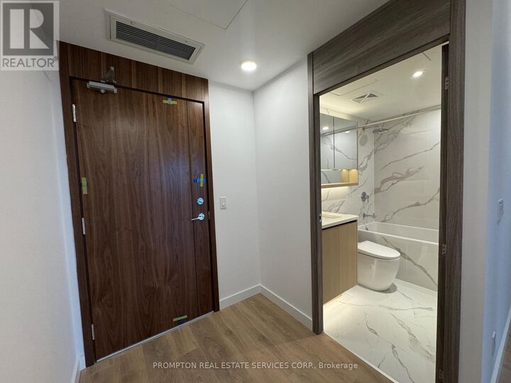 Property Photo:  68 Esther Shiner Boulevard 1103  ON M2K 0J6 