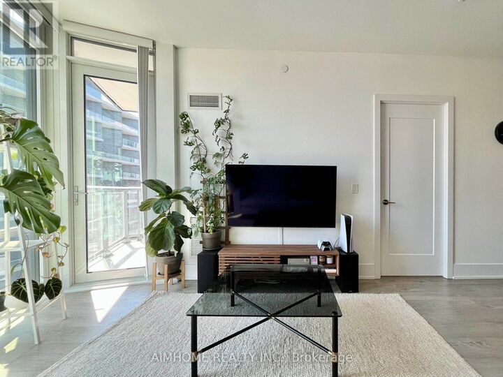 Property Photo:  15 Merchants' Wharf 808  ON M5A 0N8 
