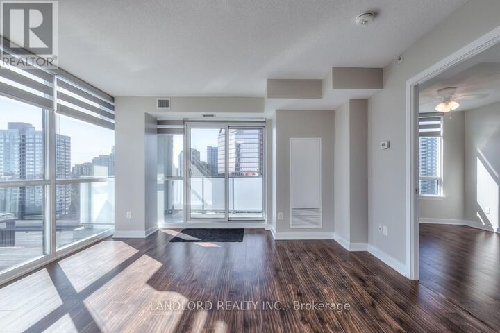 Property Photo:  5740 Yonge Street 1309  ON M2M 0B1 