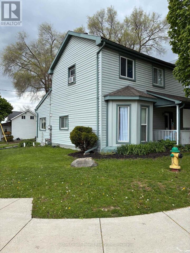 Property Photo:  102 Finkle Street  ON N4S 3C8 