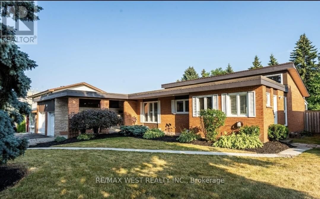 Property Photo:  83 Sherwood Road East Bsmt 1  ON L1T 2Y7 
