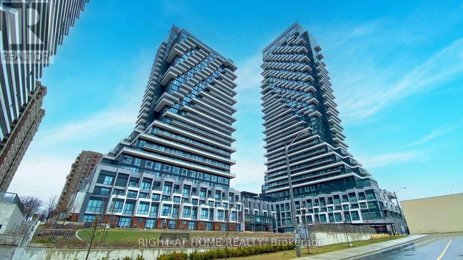 Property Photo:  20 Inn On The Park Drive 544  ON M3C 0P8 
