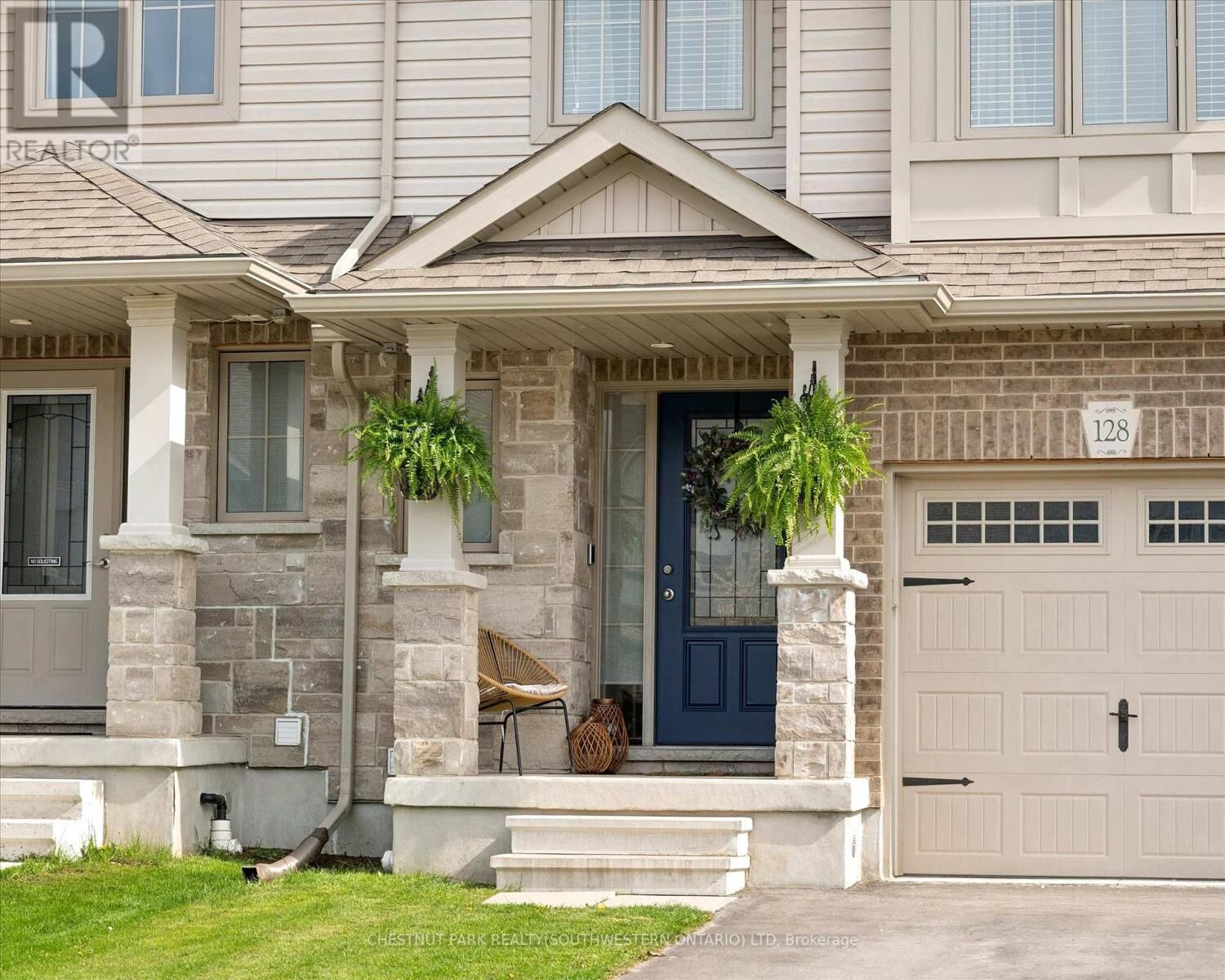 Property Photo:  128 William Street  ON N3B 0C2 