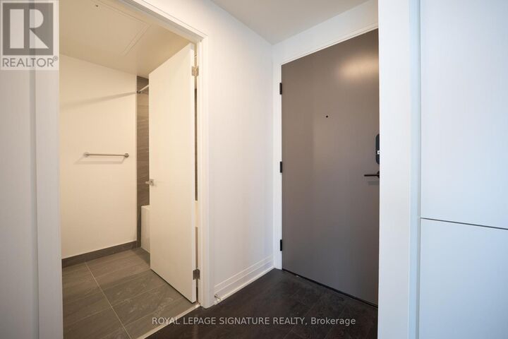 Property Photo:  4015 The Exchange 4703  ON L5B 0N9 