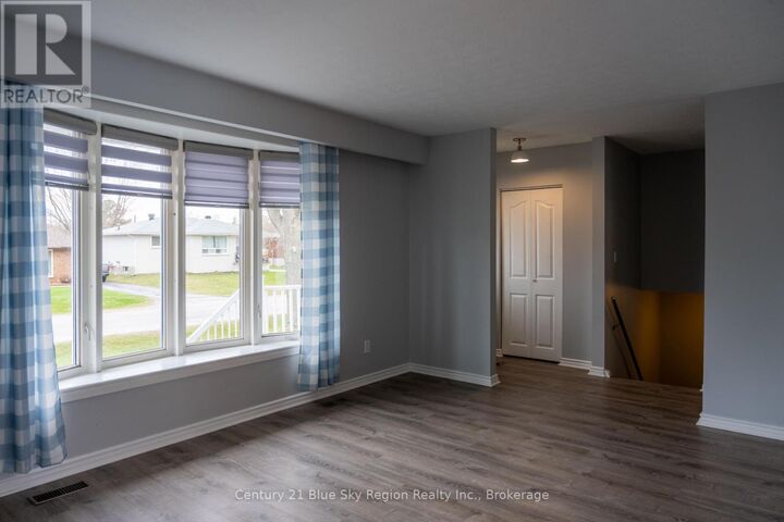 Property Photo:  22 Nightingale Drive  ON P1A 2R2 