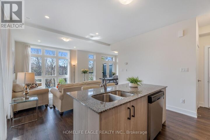 Property Photo:  7 Phelps Lane 16  ON L4E 1J4 