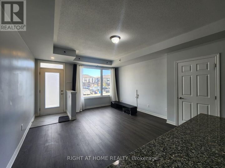 Property Photo:  555 Takamose Pvt  ON K1K 5A5 