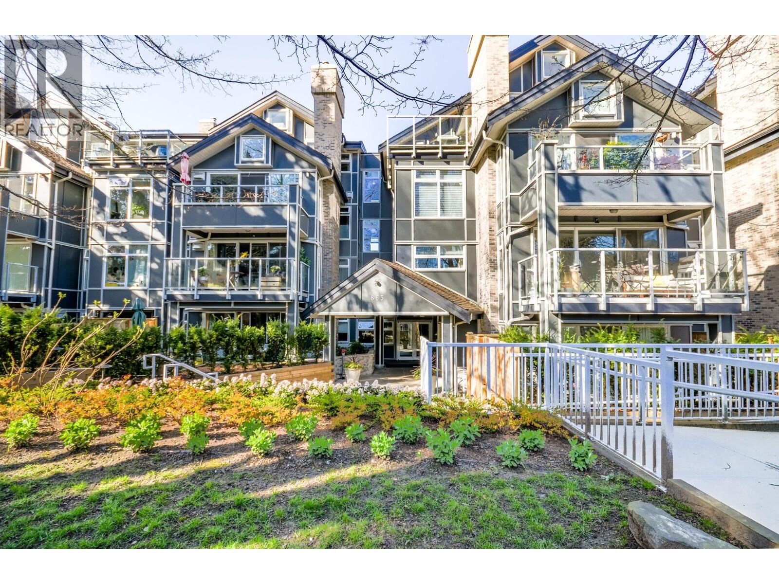 Property Photo:  865 West 15th Avenue 203  BC V5Z 1R8 