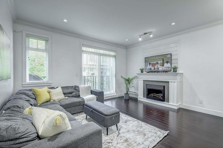Property Photo:  6383 140 Street 9  BC V3W 0E9 