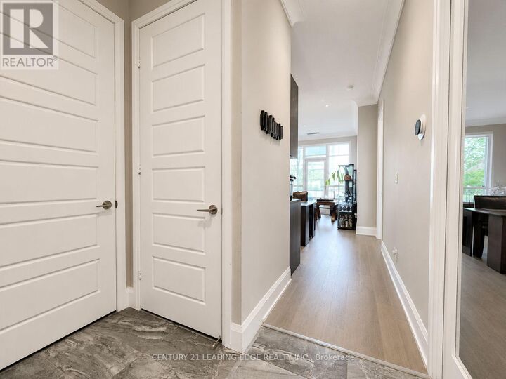 Property Photo:  25 Water Walk Drive 121  ON L6G 0G3 