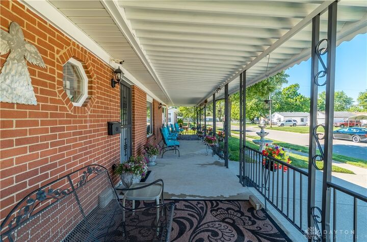 Property Photo:  7008 Bobolink Place  OH 45414 