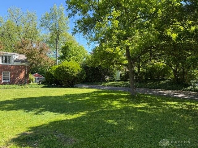 Property Photo: 221 Grandon Road OH 45419