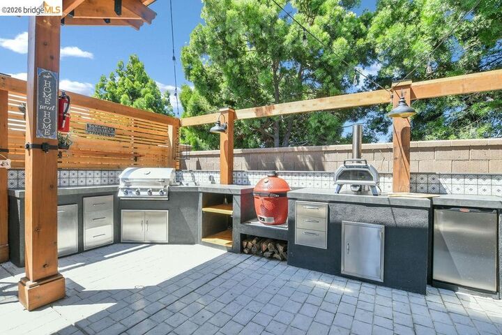 Property Photo:  183 Avery Ct  CA 94513 