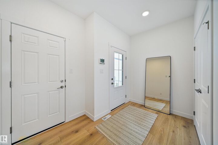 Property Photo:  5075 Cawsey Link SW  AB T6W 4M6 
