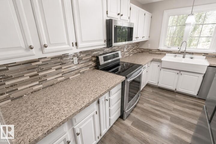 Property Photo: 4510 Lakeshore Dr AB T0A 3A3
