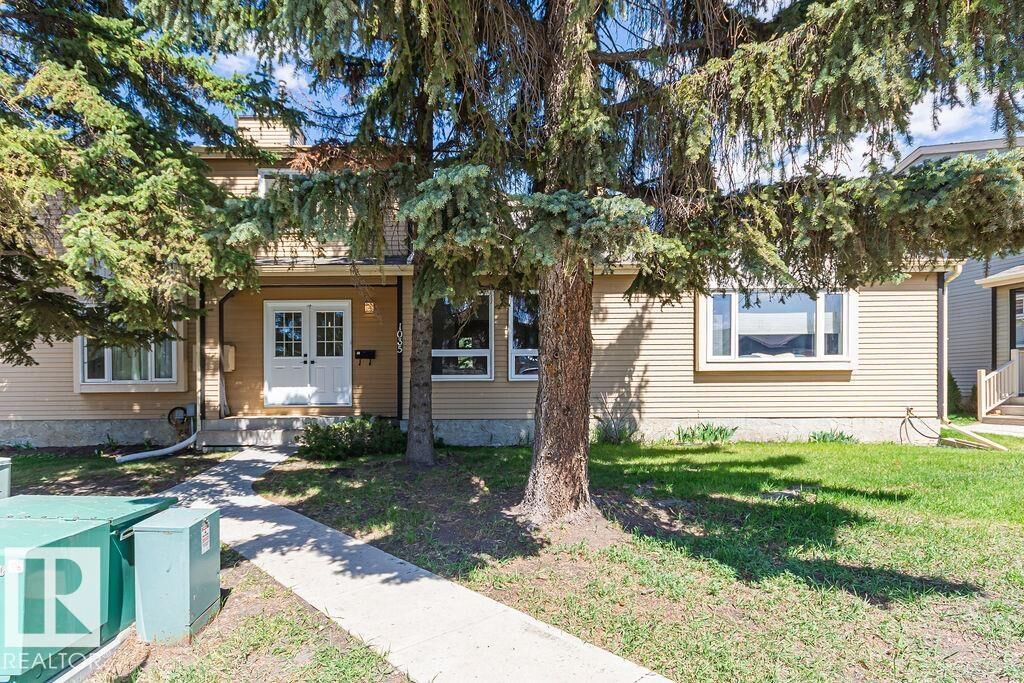 Property Photo:  1035 Village Drive  AB T8A 4L4 