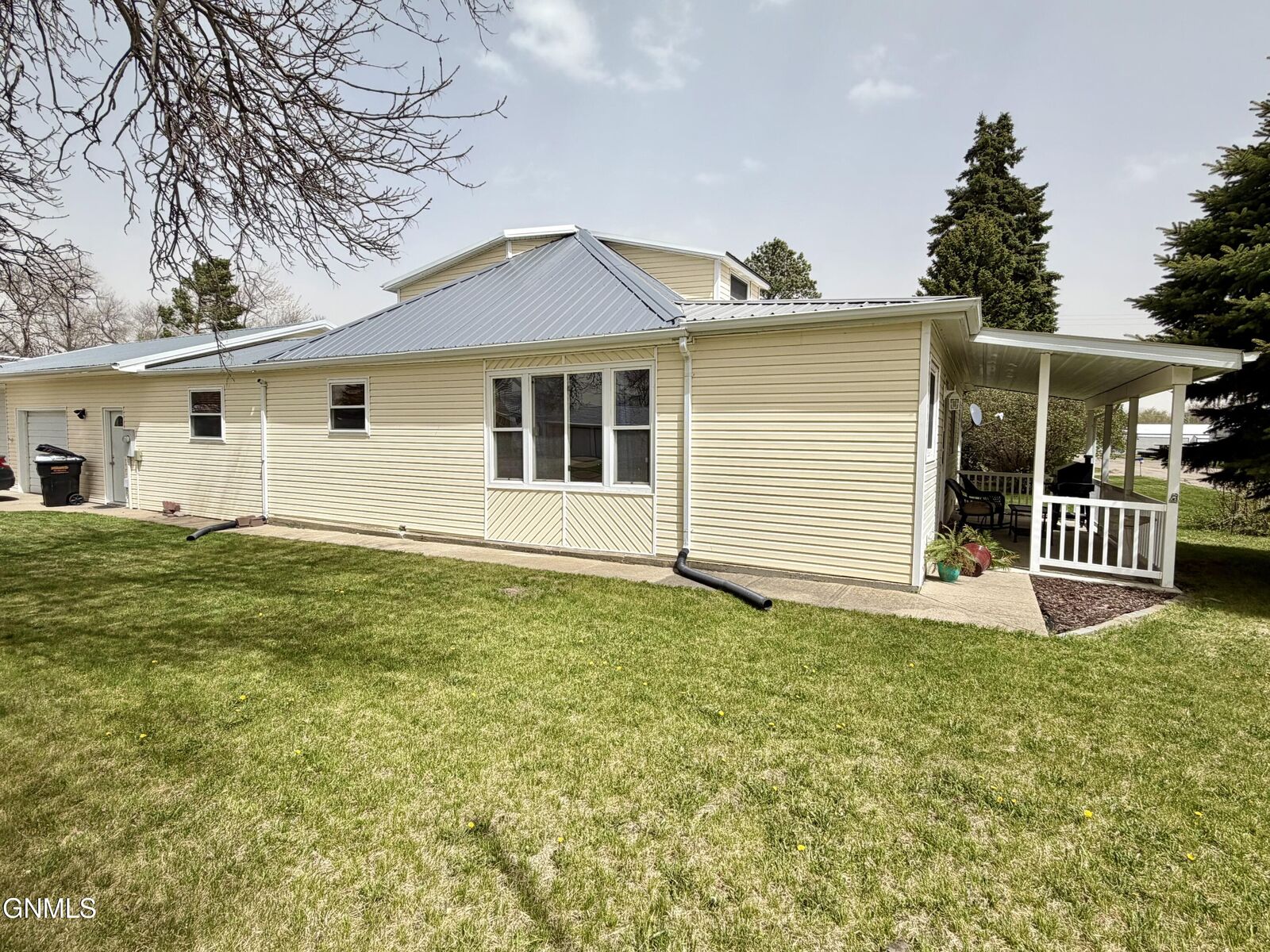 Property Photo:  224 1st Street W  ND 58530 