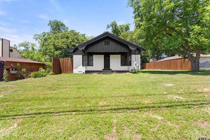 Property Photo:  307 W South St.  TX 75771 