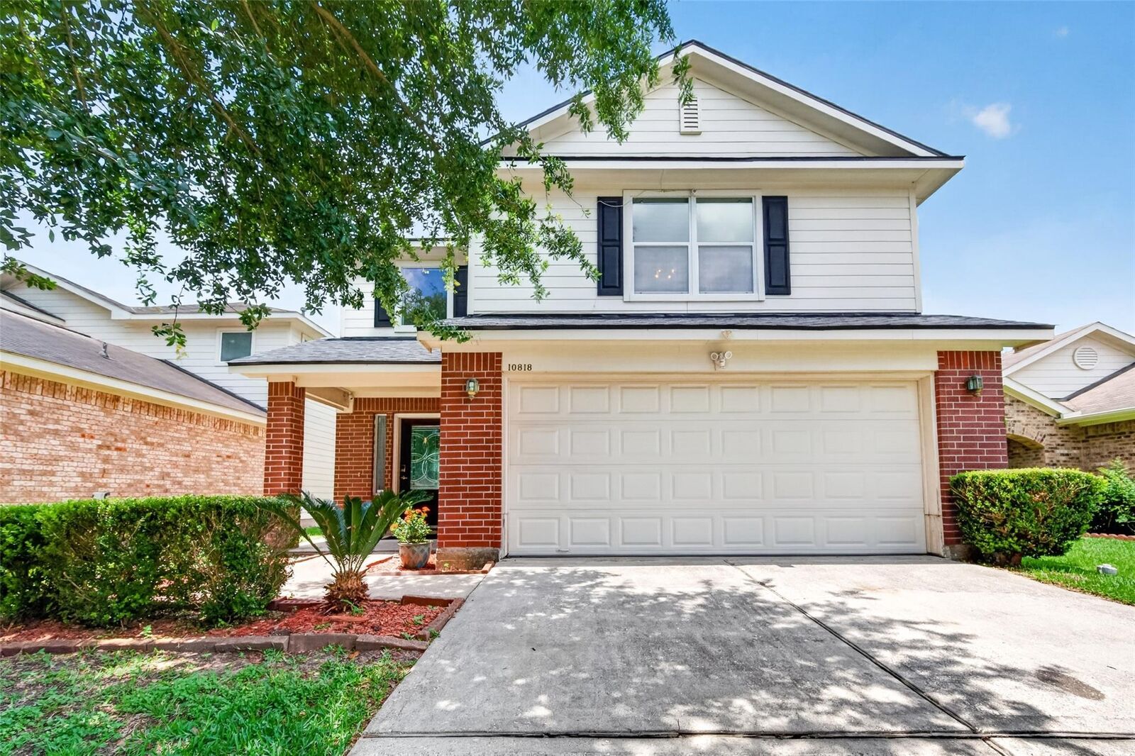 Property Photo: 10818 Tallow Briar TX 77075