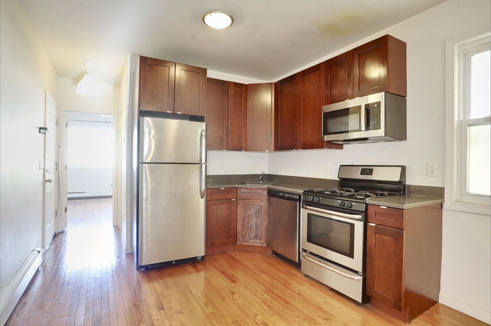 Property Photo:  79 Beacon Ave 3  NJ 07306 