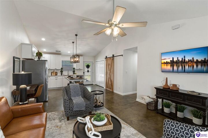 Property Photo: 111 E Brown Street KY 42701
