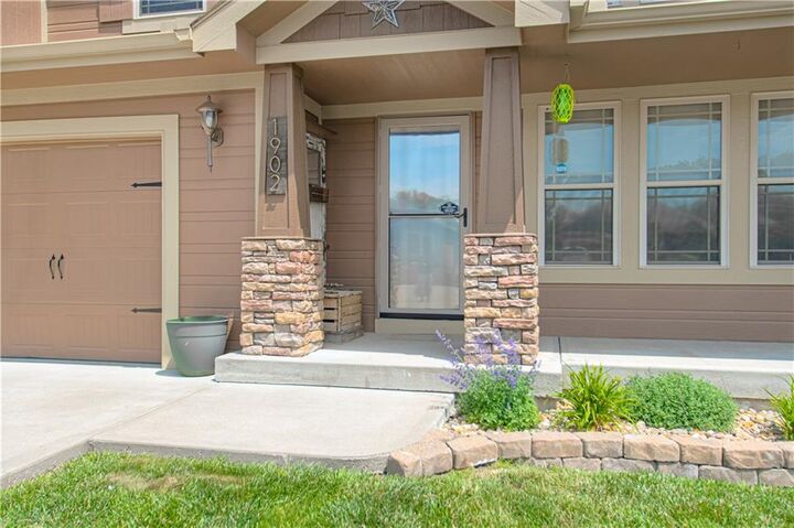 Property Photo:  1902 NE 197th Court  MO 64089 