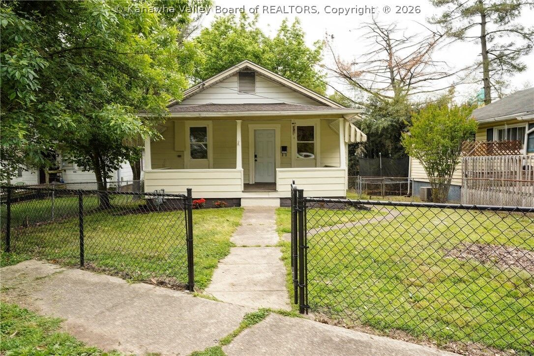 Property Photo:  1117 Park Drive  WV 25064 
