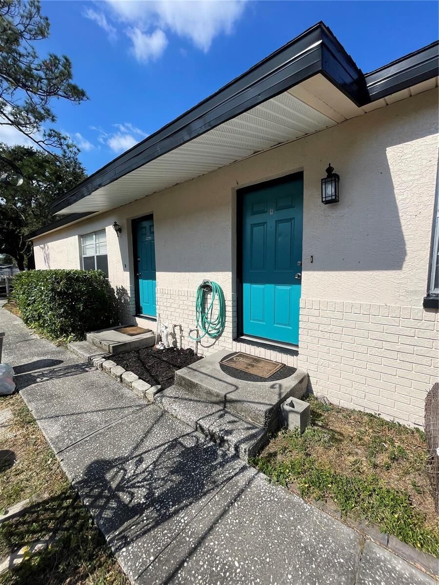 Property Photo:  7771 62nd Way N B  FL 33781 