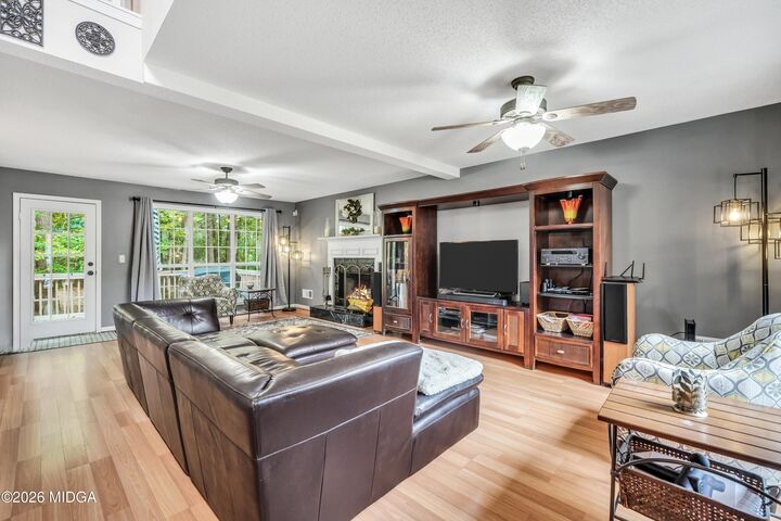Property Photo: 1100 River Green Court GA 30252