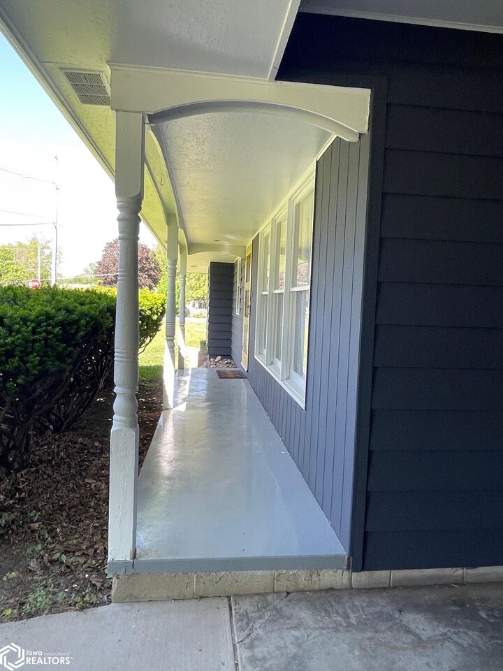 Property Photo:  711 12th Avenue  IA 50112 