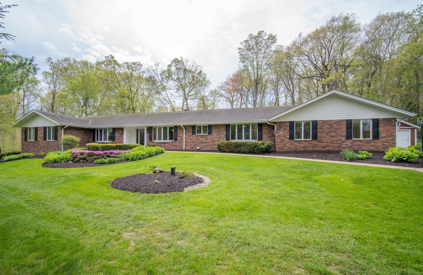 Property Photo: 5307 Woodstone Dr WI 53086