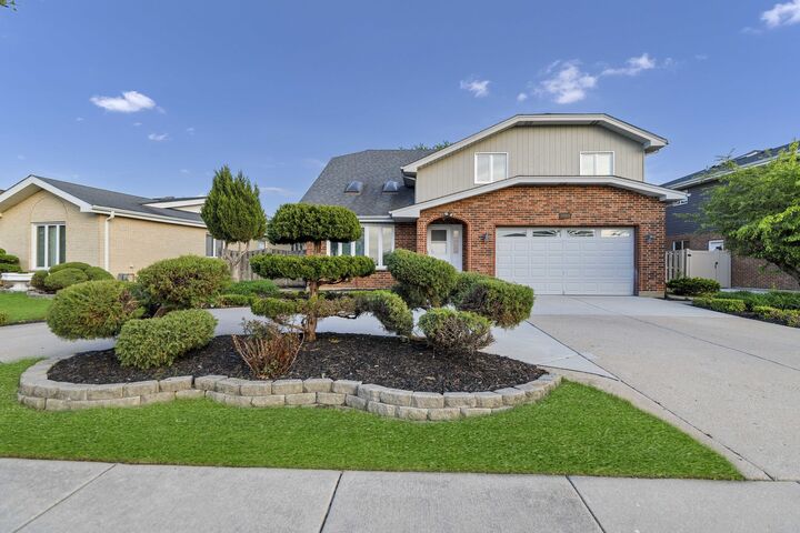 Property Photo:  