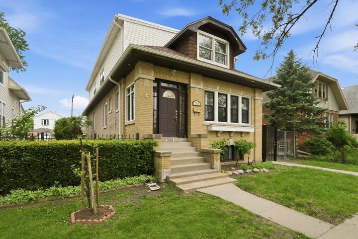 Property Photo: 5019 N Kostner Avenue IL 60630