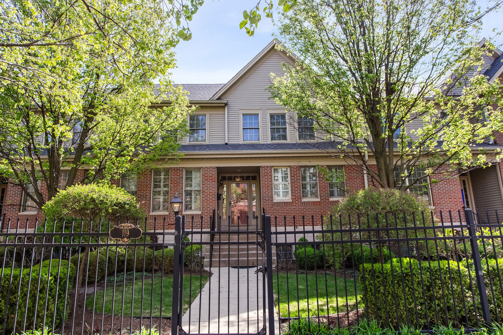 Property Photo: 119 N Haven Road IL 60126