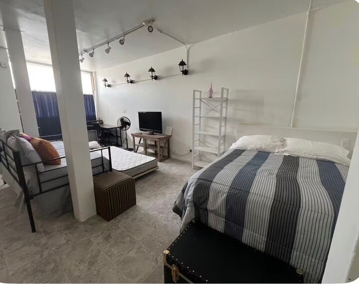 Property Photo: 2611 W Peterson Avenue 1L IL 60659