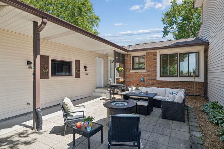 Property Photo:  16343 Brementowne Drive  IL 60477 