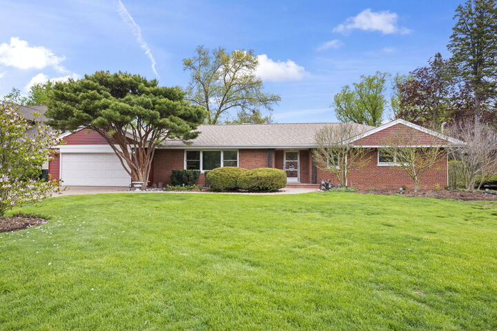 Property Photo:  412 W Camp McDonald Road  IL 60070 