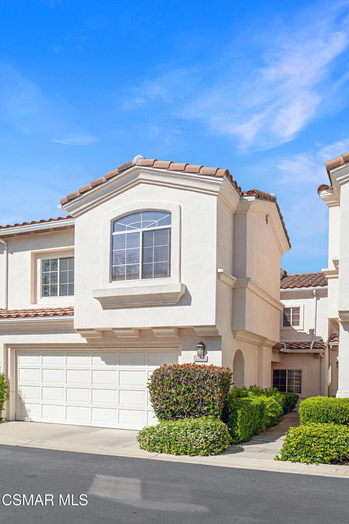 Property Photo:  1048 Mountain Oak Place  CA 91320 