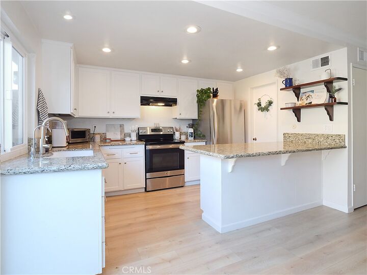 Property Photo:  1280 Stonewood Court  CA 90732 