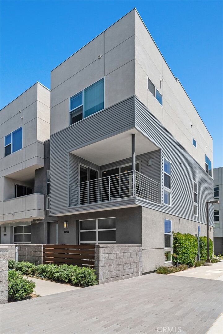 Property Photo:  1529 Greenwich Way  CA 92627 