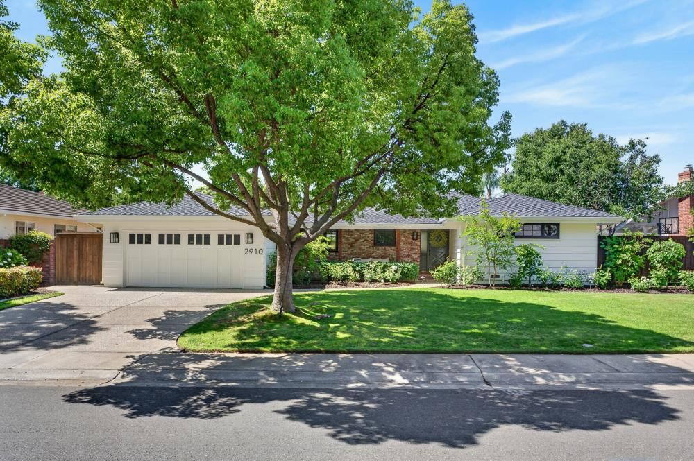 Property Photo:  2910 Huntington Road  CA 95864 