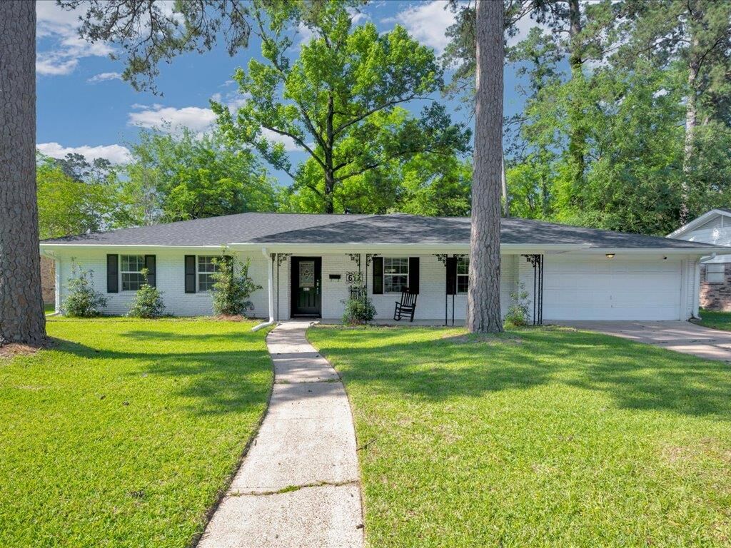 Property Photo:  612 Willow Bend Drive  TX 75901 
