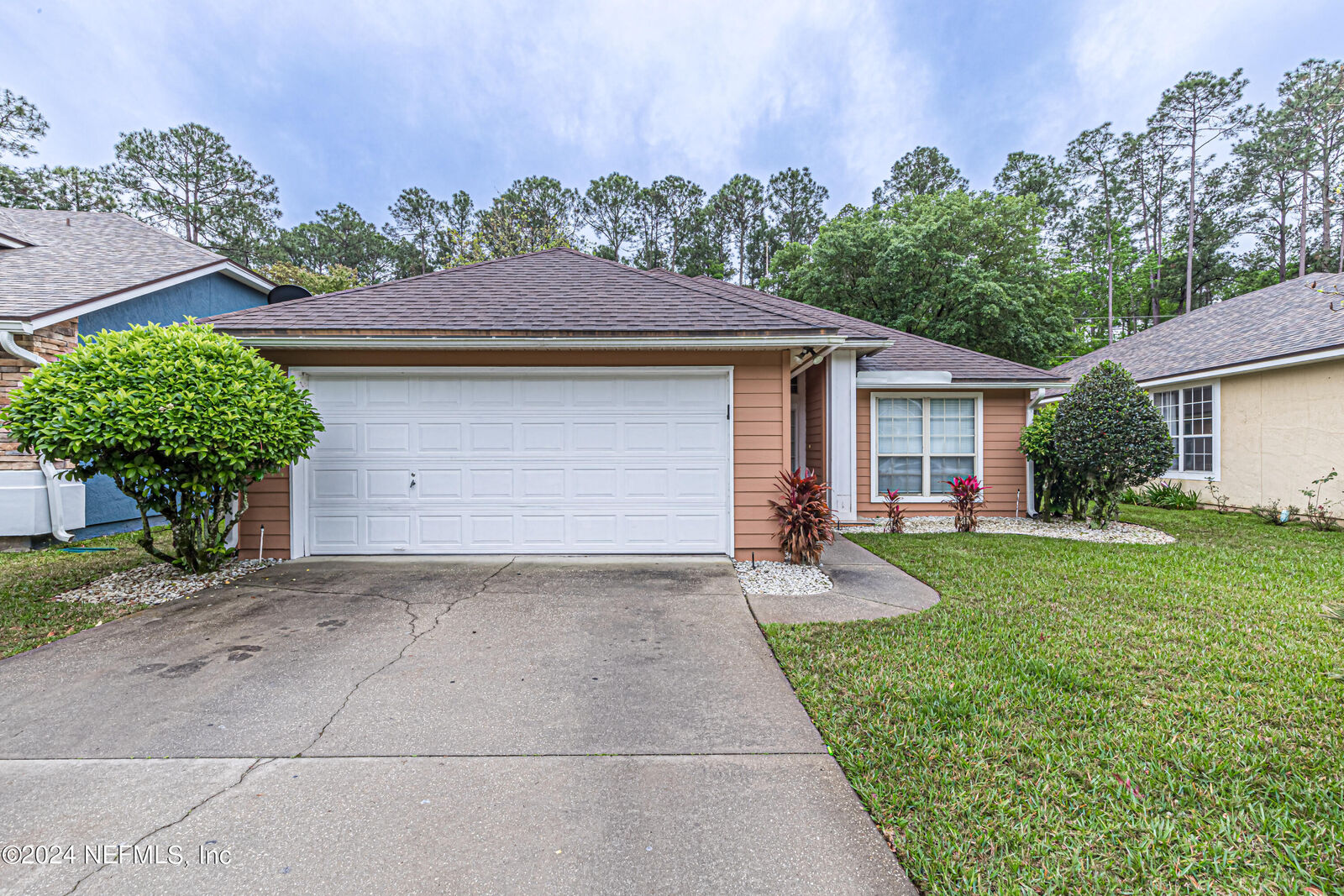 Property Photo:  2243 Trailwood Drive  FL 32003 