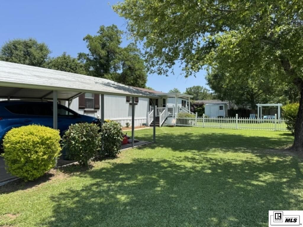 Property Photo: 424 Ramsey Drive LA 71280