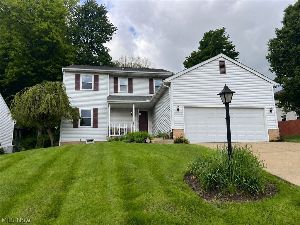 Property Photo:  1505 Democracy Drive NW  OH 44720 