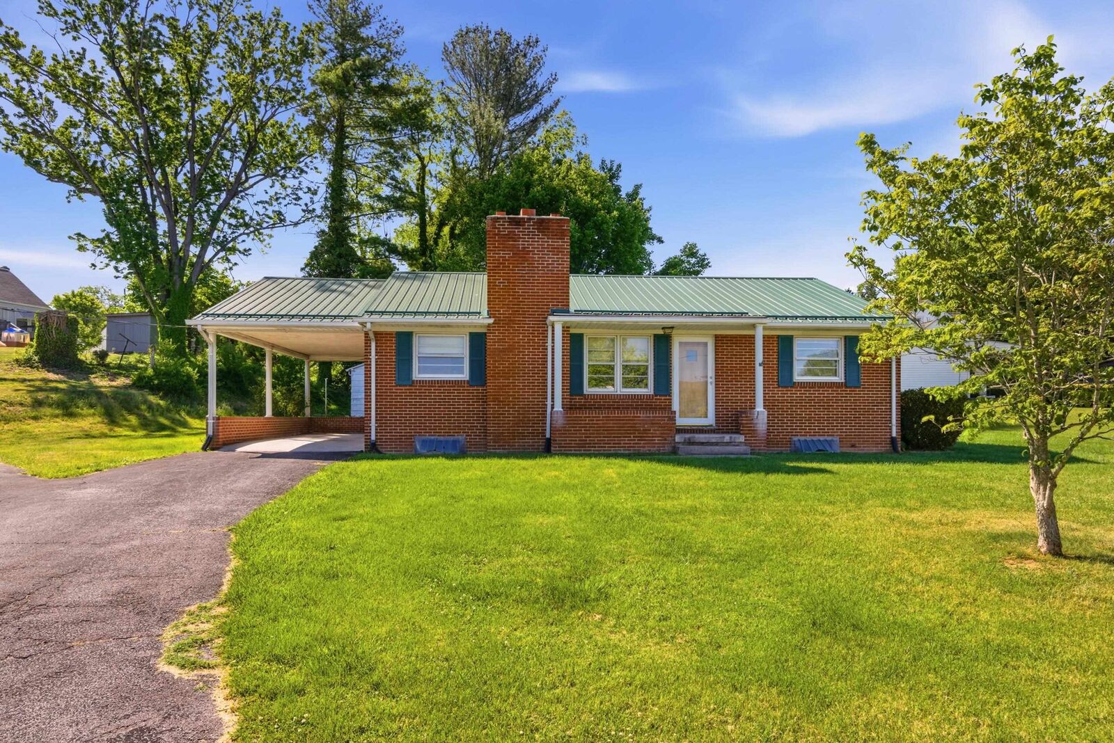 Property Photo:  1502 Pembroke Street  VA 24134 
