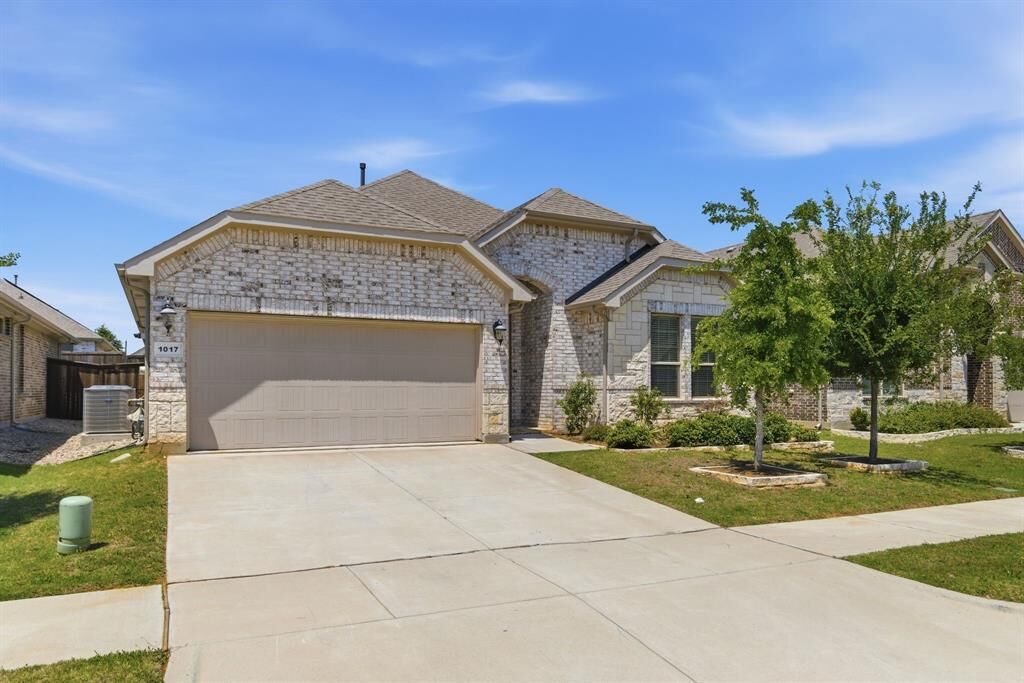 Property Photo:  1017 Almond Street  TX 75065 