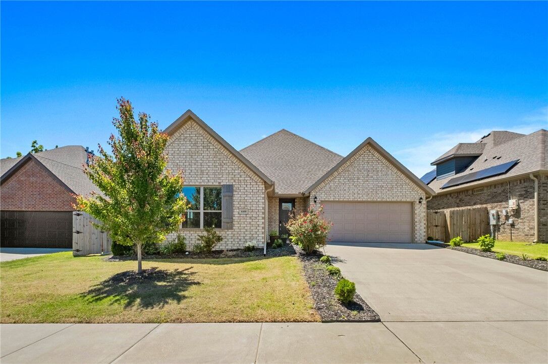 Property Photo:  4400 SW Pawhuska Street  AR 72713 