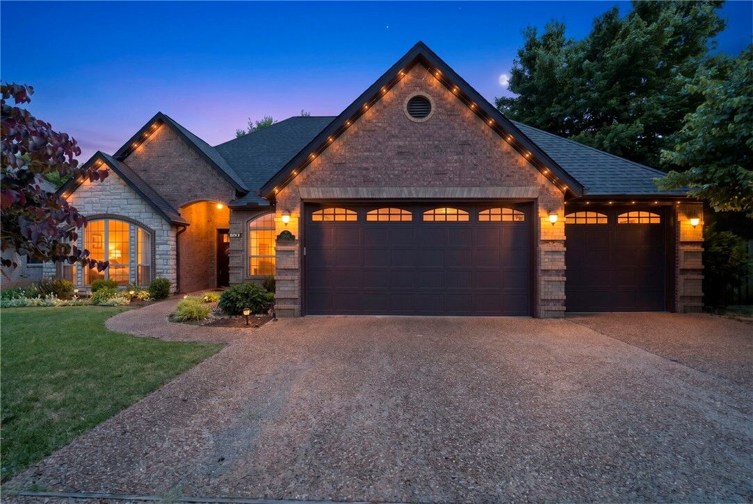 Property Photo:  1500 Partridge Run  AR 72713 
