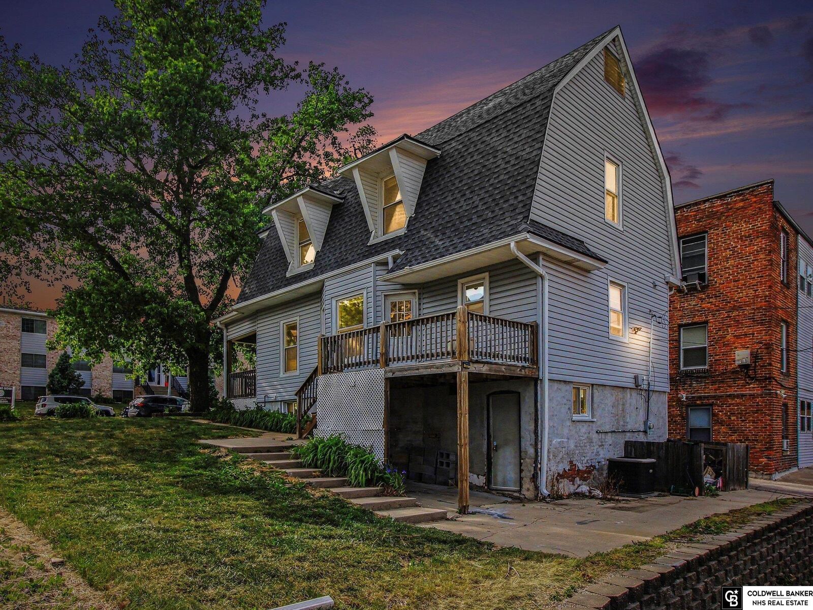 Property Photo:  123 N 31 Avenue  NE 68131 